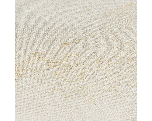 Detailopname van gestructureerd vliesbehang met fijne goudkleurige accenten.
