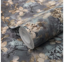 Vliesbehang met bloemenpatroon, hortensiabloemen en takken met textiele oppervlaktestructuur.