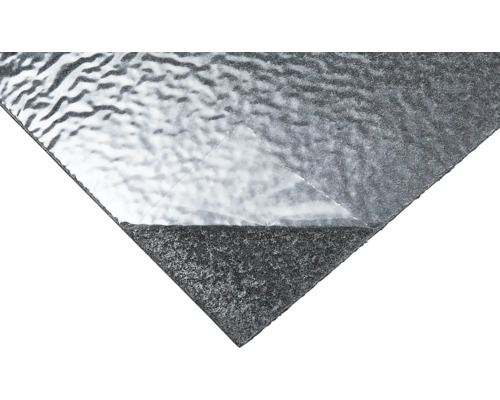 Zelfklevende isolatieplaat met gestructureerd aluminium oppervlak en donkere onderlaag van vilt of steenwol.