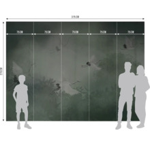 Fotobehang kraanvogels in mistig boslandschap, breedte 375 centimeter, hoogte 270 centimeter, bestaande uit 5 banen van 75 centimeter.