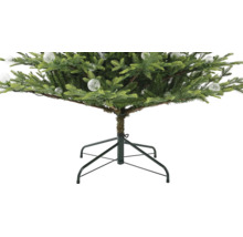 Kunstkerstboom met ronde ornamenten en een stevige metalen standaard.