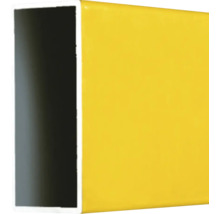 Rechthoekig hol profiel van aluminium met gele coating.