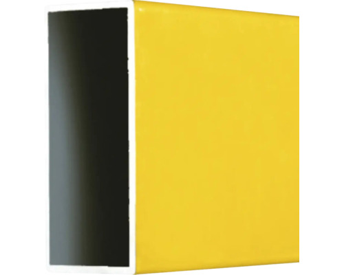 Rechthoekig hol profiel van aluminium met gele coating.