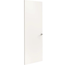Witte binnendeur met een minimalistische zilverkleurige klink.