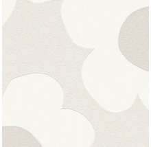 Behang met abstract patroon van gladde en getextureerde organische vormen.