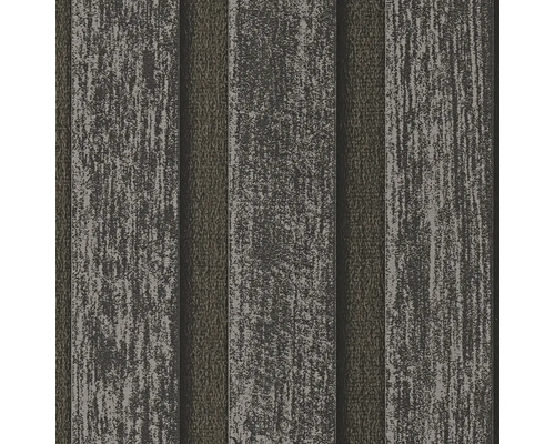 Behang met verticaal strepenpatroon en een gestructureerde betonlook.
