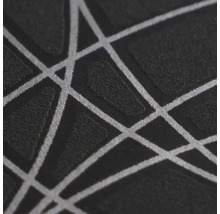 Detail van behang met een modern geometrisch patroon van kruisende lijnen op een gestructureerd oppervlak.