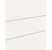 Wit wandpaneel met horizontale groeven.