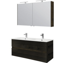 Badkamermeubelset met witte dubbele wastafel, donker onderkastmeubel met houtlook en spiegelkast met verlichting.