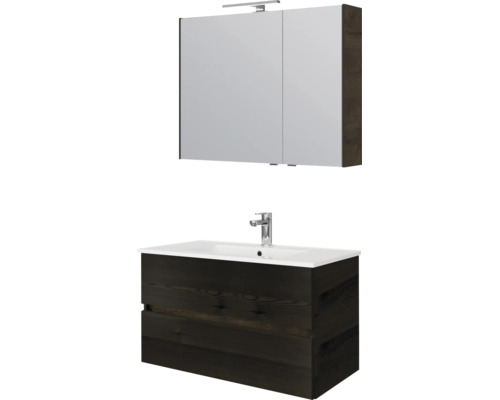 Badkamermeubelset in donkere houtlook met wastafelonderkast, twee laden, witte wastafel, kraan en spiegelkast met ledverlichting.
