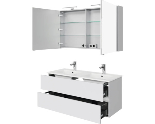 Badkamermeubelset met dubbele wastafel, twee kranen, onderkast met twee laden en spiegelkast met glazen planken en stopcontacten.