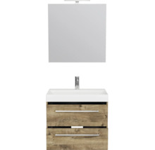 Badkamermeubelset bestaande uit een spiegel met verlichting, een witte wastafel met kraan en een onderkast in houtlook met twee laden.