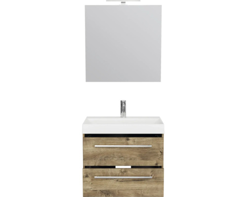 Badkamermeubelset bestaande uit een spiegel met verlichting, een witte wastafel met kraan en een onderkast in houtlook met twee laden.