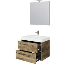 Badkamermeubelset met wastafelonderkast in houtlook, twee open lades, witte wastafel, kraan en spiegel met ledverlichting.