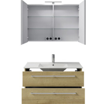 Badkamermeubelset met open spiegelkast inclusief verlichting en stopcontacten en wastafel met kraan en onderkast in houtlook.