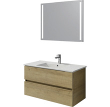 Badmeubelset met wastafelonderkast in eikenlook, twee laden, witte wastafel, mengkraan en spiegel met verticale ledstrips.