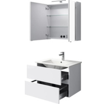 Moderne badkamermeubelset met spiegelkast inclusief verlichting en een wastafelonderkast met twee open laden en een wastafel.