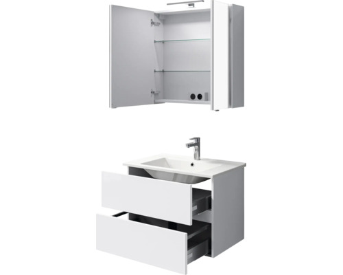 Moderne badkamermeubelset met spiegelkast inclusief verlichting en een wastafelonderkast met twee open laden en een wastafel.