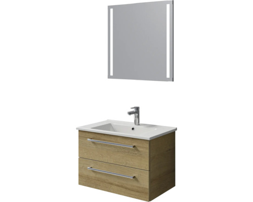 Wastafelmeubel in houtlook, twee laden, witte wastafel, verchroomde kraan en spiegel met geïntegreerde verlichting.