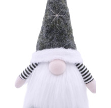 Kerstkabouter met grijze vilten muts, witte geborduurde sneeuwvlok, witte pluche baard en zwart-wit gestreepte armen.