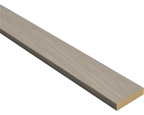Plint van vezelplaat met een gemiddelde dichtheid met houtdecor, plat profiel.