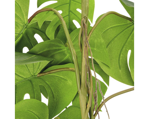 Kunstmatige Monstera plant met gedetailleerde bladeren en stelen als decoratieve kamerplant