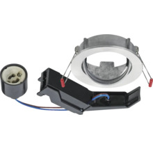 LED inbouwspotset met zilverkleurige metalen inbouwring, keramische GU10-fitting en zwarte kunststof aansluitdoos.