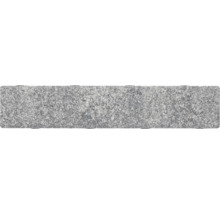 Grijze steenstrips met een gestructureerd oppervlak voor wandbekleding.