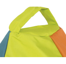 Detailopname van een groen handvat aan een zitzak van duurzaam textielweefsel.
