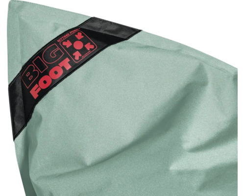 Detailweergave van een zitzak met het Sitting Point Big Foot-logo op een label.