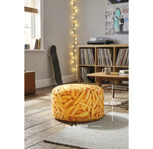 Ronde poef met patatprint, diameter circa 50 centimeter, hoogte circa 30 centimeter, in een moderne kamer met houten vloer.