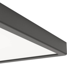 Vlak LED-paneel met metalen frame en kunststof diffusor.