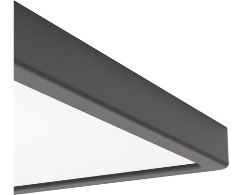 Vlak LED-paneel met metalen frame en kunststof diffusor.