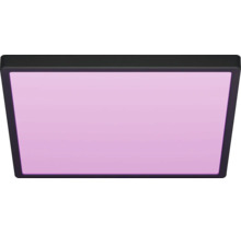 Vierkant LED-paneel met zwart frame en violet lichtoppervlak voor plafond- of wandmontage.