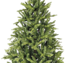 Kunstkerstboom met volle groene takken en realistische naalden.
