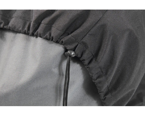 Detailopname van een beschermhoes met trekkoord en koordstopper van robuust materiaal.