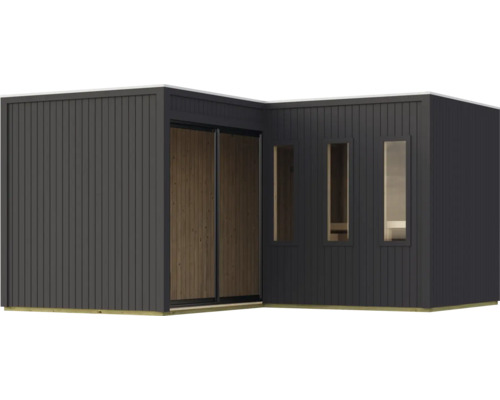 Moderne tuinlounge met verticale houten gevel, schuifdeuren en smalle raampartijen in L vorm architectuur.