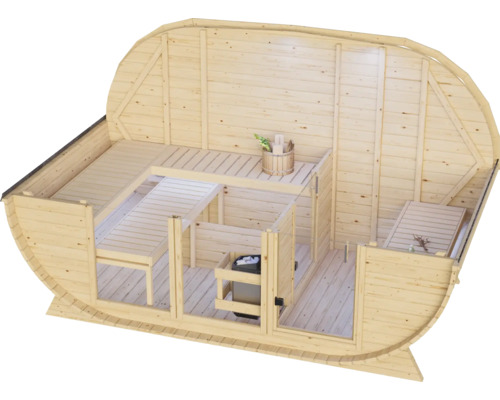 Moderne houten ton-sauna met houten banken, kachel en emmer in open binnenaanzicht voor in de tuin.