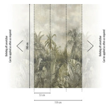 Vliesbehang met jungle-motief, 280 centimeter hoog en 159 centimeter breed, 3 banen van 53 centimeter, patroon kan naar wens worden herhaald.