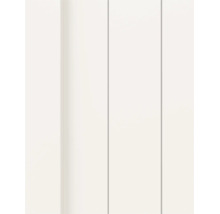 Wit wandpaneel met verticale lamellen in detailaanzicht.