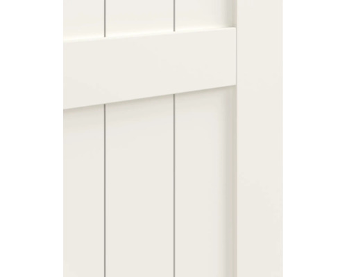 Detail van een witte deur met verticale groeven en een horizontale dwarsbalk.