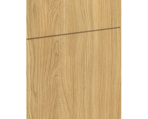 Detailopname van een oppervlak met houtlook, houtnerf en een horizontale decoratieve groef.