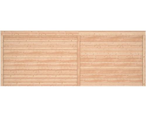 Tuinscherm van natuurlijk hout met horizontale lamellen en verticale tussenbalk.