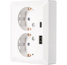 Dubbele wandcontactdoos met randaarde, één USB-A-poort en één USB-C-poort, voor opbouwmontage.