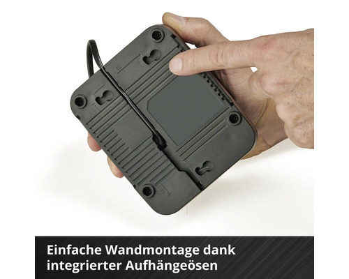 Achterzijde van een elektronisch apparaat met geïntegreerde ophangogen voor wandmontage.
