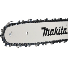Een Makita kettingzaagzwaard met gemonteerde zaagketting in detail.