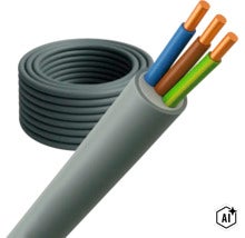 Een elektrische installatiekabel opgerold als ring met een gestripte sectie die drie koperen aders toont (Image AI modified or generated)