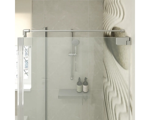 Douchewand met glazen wand en stabilisatiestang in een moderne badkamer met handdouche en planchet