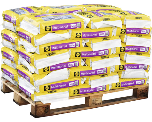 Een Europallet met meerdere zakken Sakrete Multimortel, geschikt als bouwmateriaal voor metsel- en renovatiewerkzaamheden.