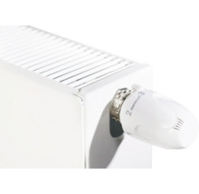 Thermrath radiatorthermostaat voor nauwkeurige temperatuurregeling gemonteerd op een paneelradiator